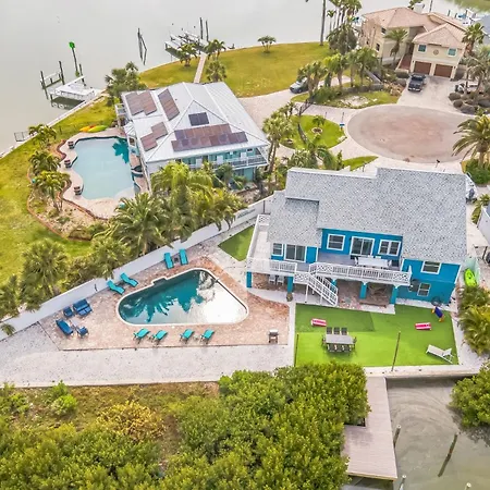 Luxury Waterfront Paradise - Heated Pool - Pets Ok